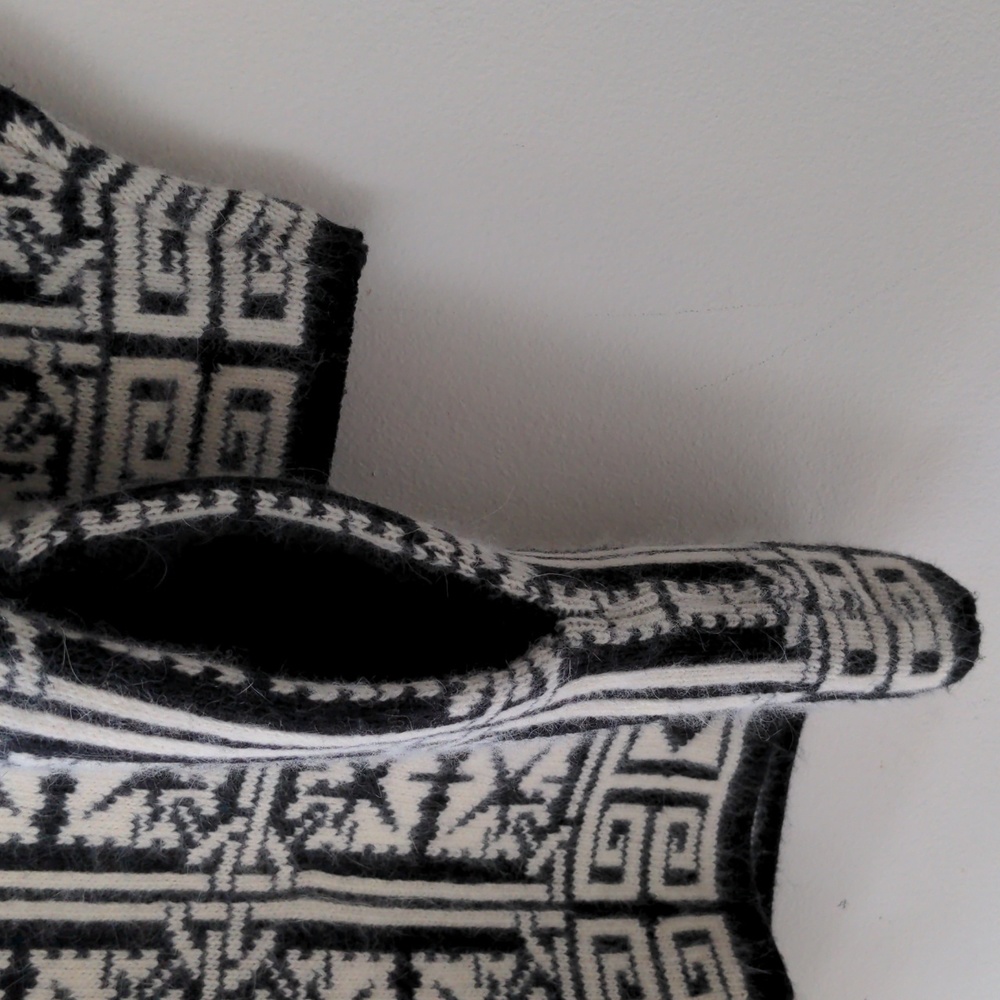 Vintage Cardigan Sweater Black White Print Women's Medium - Picture 4 of 6